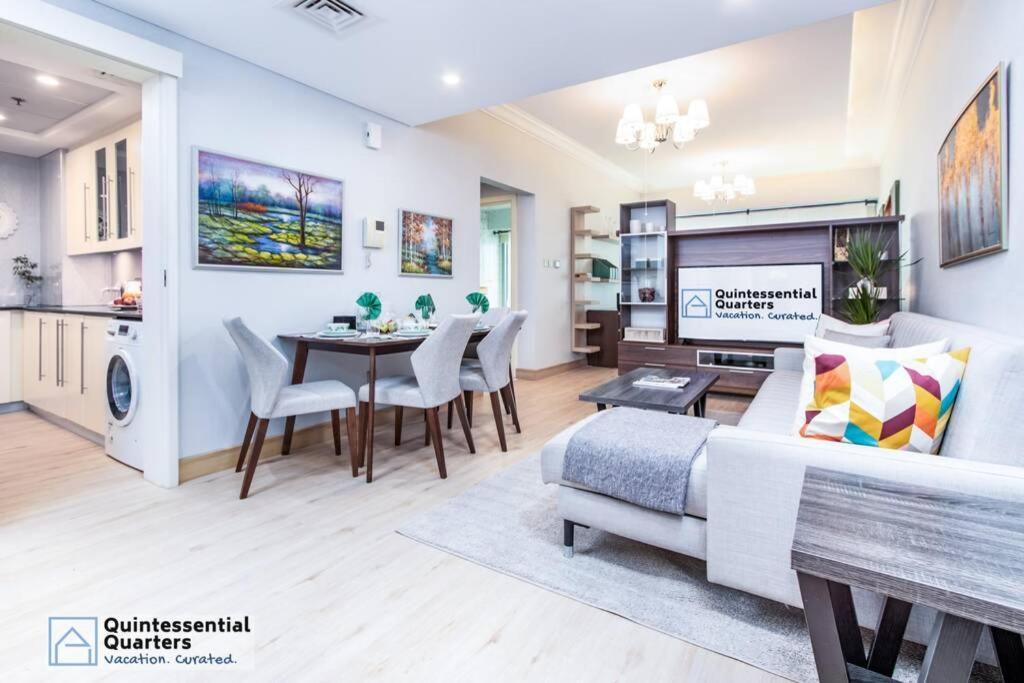 Downtown Cozy Home + Partitioned Living Room Dubaj Kültér fotó
